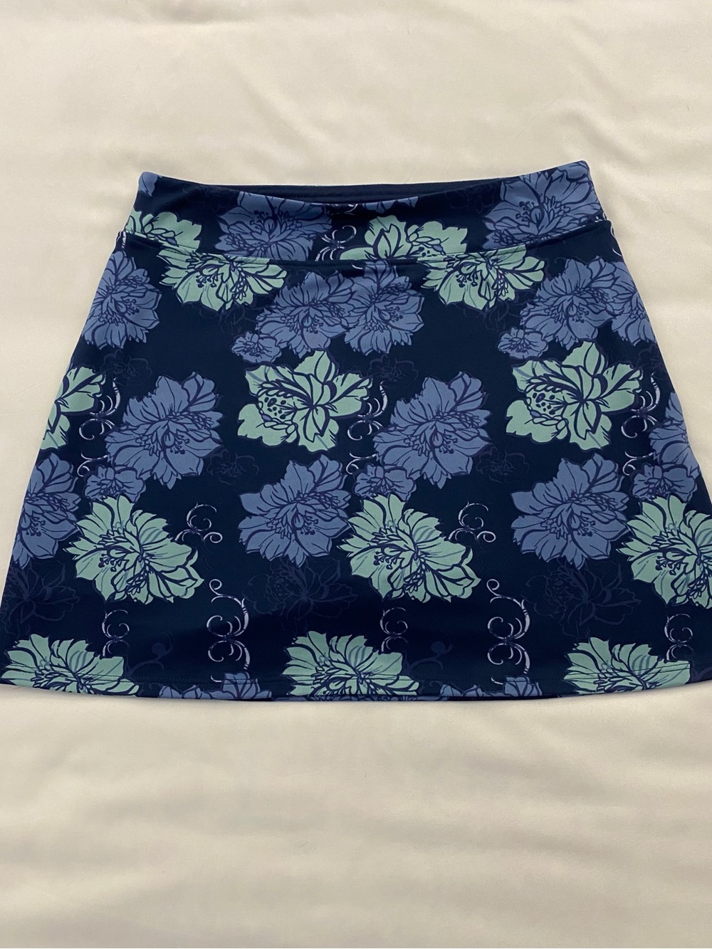 Tranquility by Colorado Clothing Blue Floral Athletic Skort XS
